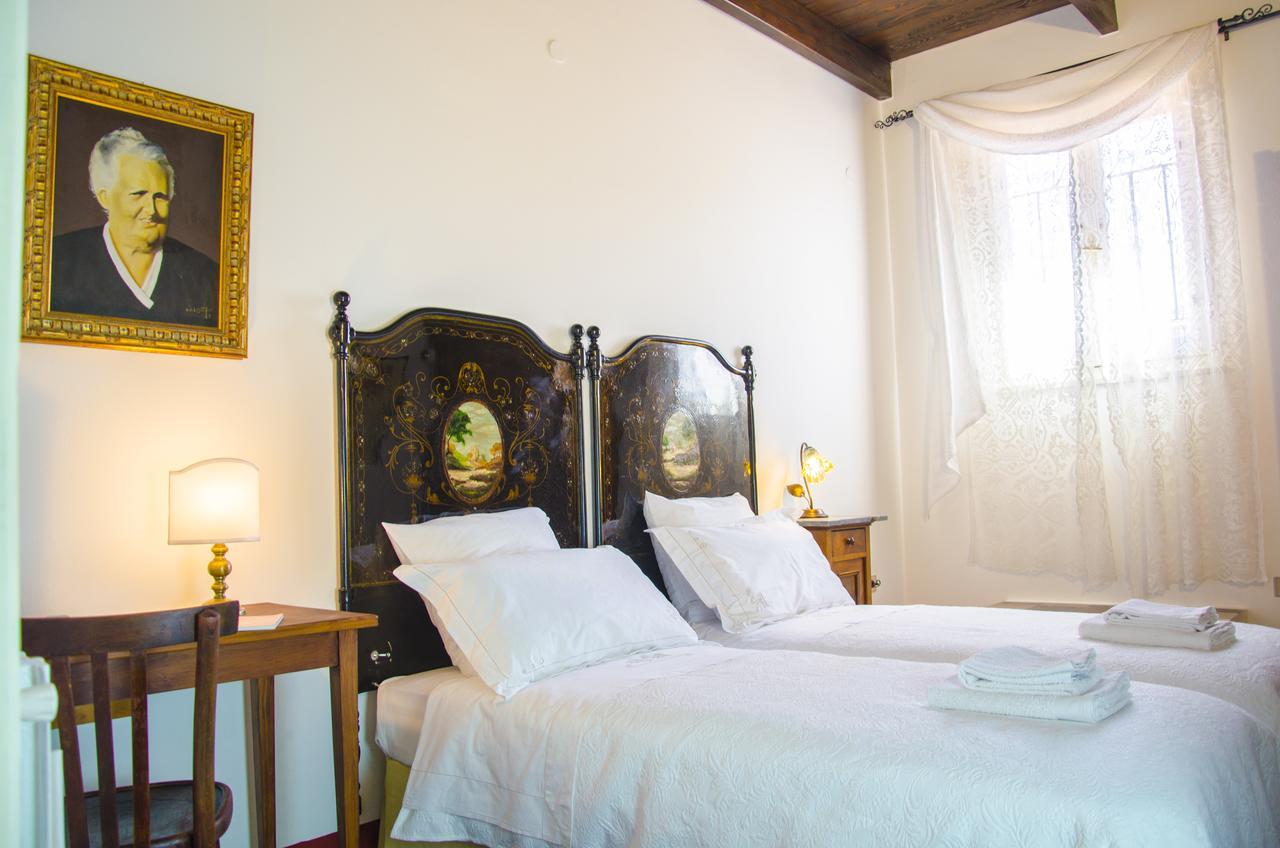 Bed and Breakfast Antica Casa Cristofori Usini Екстер'єр фото